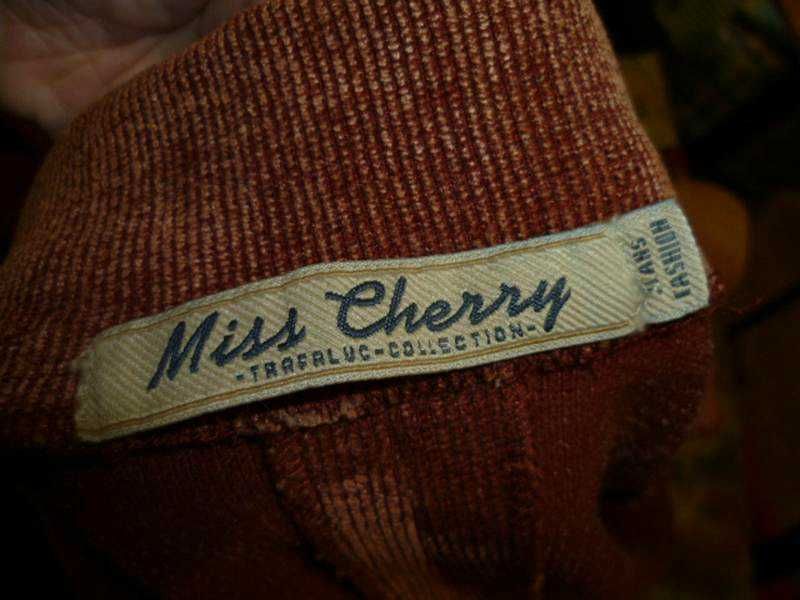 Вельветовый жакет Miss Cherry рыжий в идеале двубортный