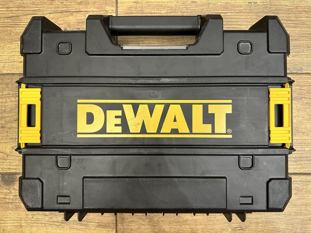 Wiertarko-wkrętarka DeWalt DCD703 / bateria 3AH / DCB112 / 4 głowice