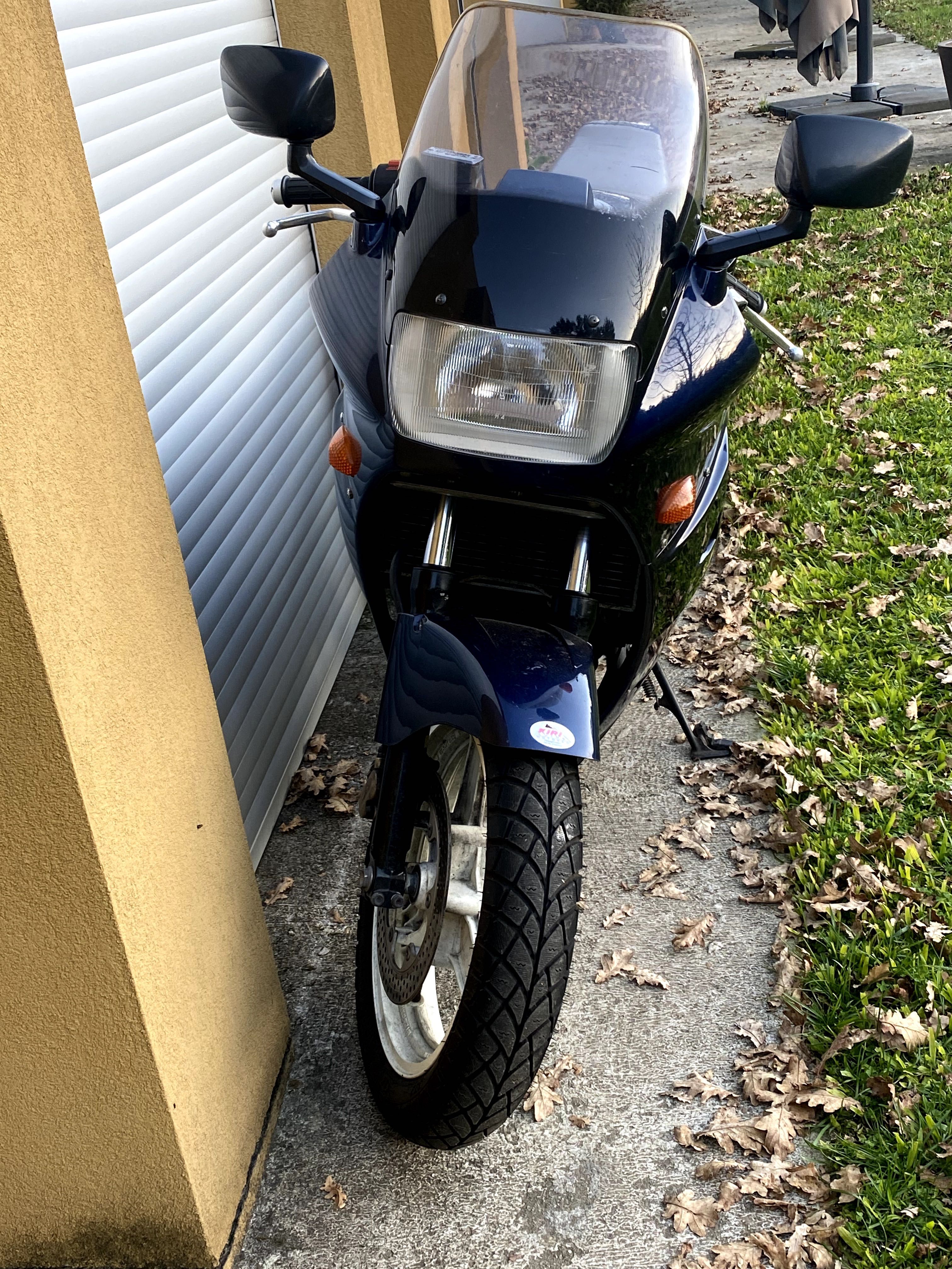 HONDA VFR 750F RC24  de 1988 já moto clássica