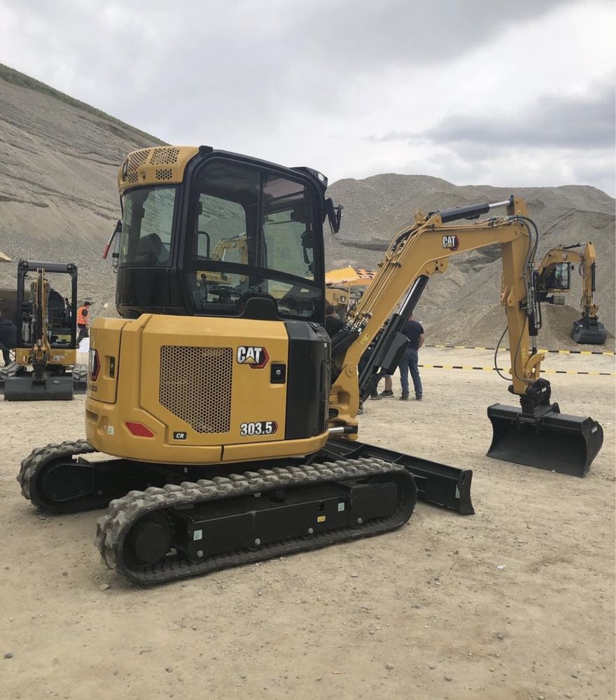 оренда послуги міні екскаватора CAT 303c