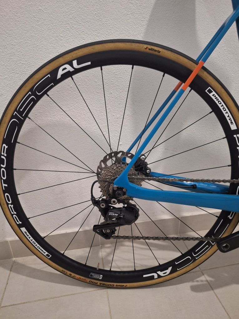 Bicicleta wrc carbono e disco nova