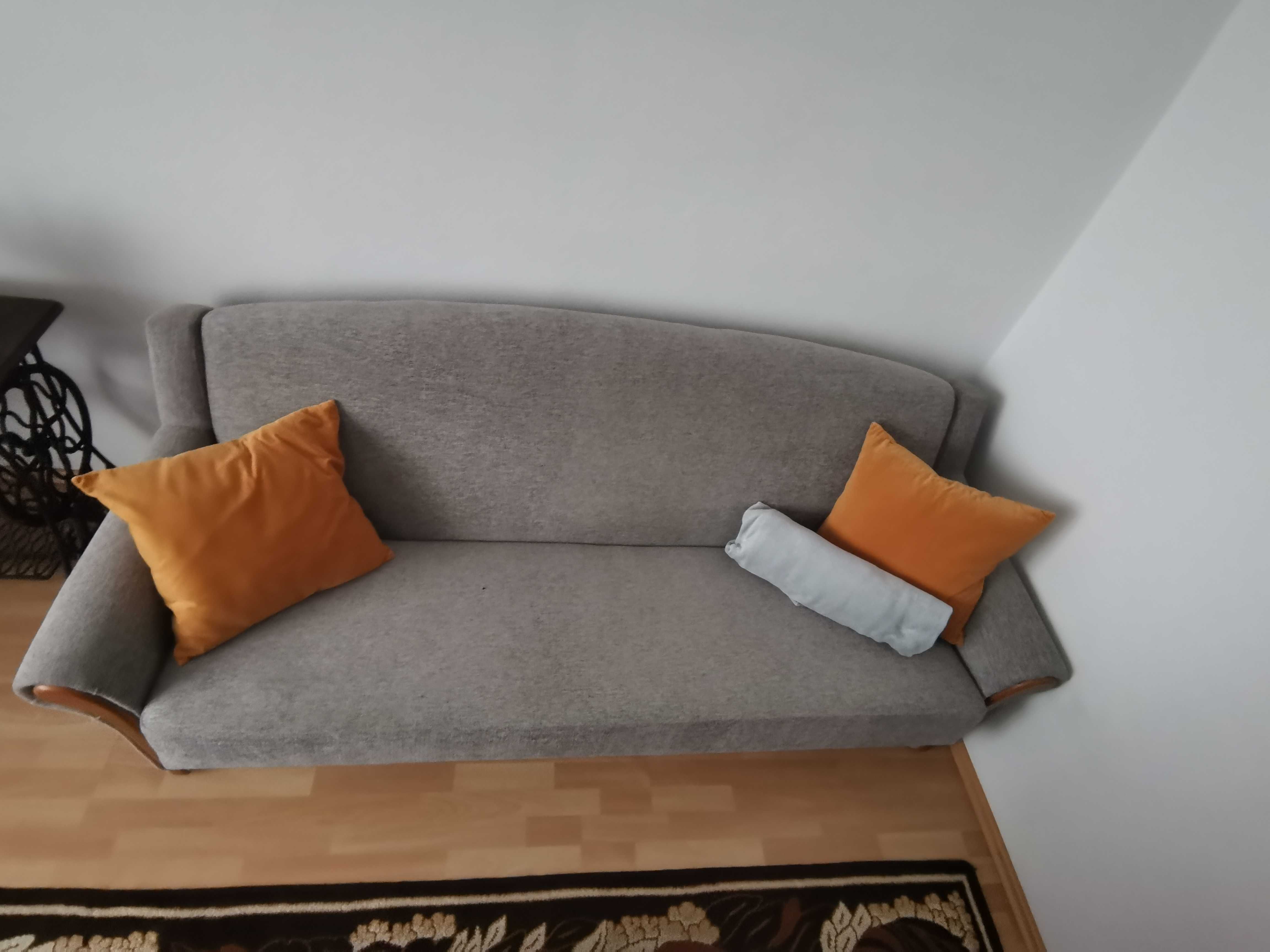 Dwuosobowa szara wersalka