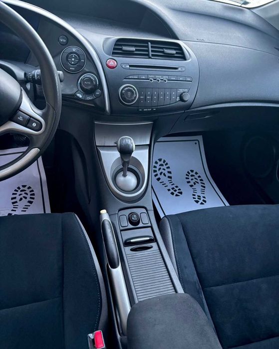 Honda Civic Hatchback 1.4l 83 km UFO