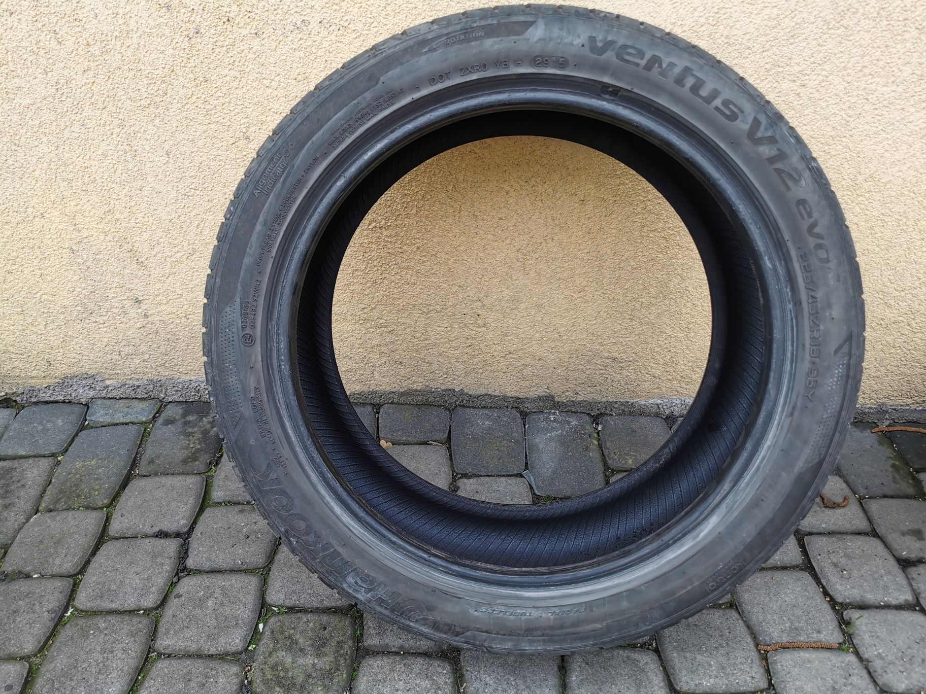 Hankook Ventus V12 Evo2 K120 225/45R18