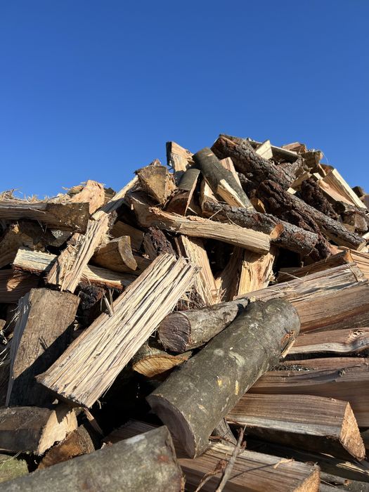 Lenha seca de qualidade