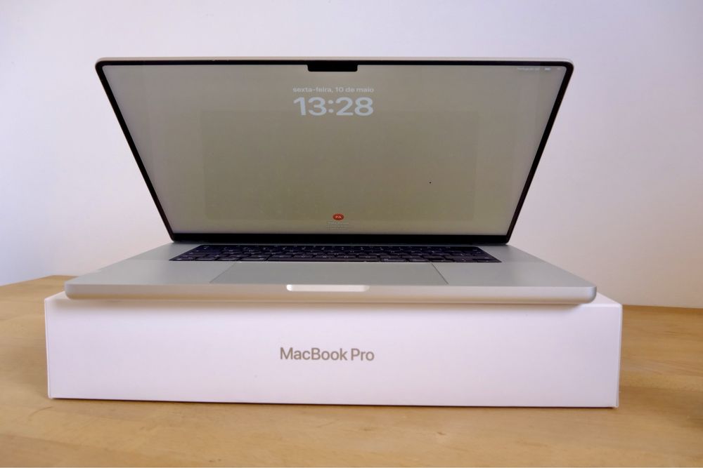 MacBook Pro: M1-Pro 16’ (16GB / 512gb RAM)