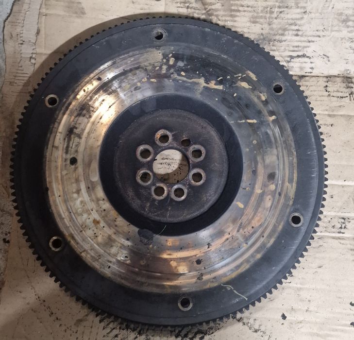 Koło zamachowe i docisk tarczycy sprzęgłowej mtz belarus 920