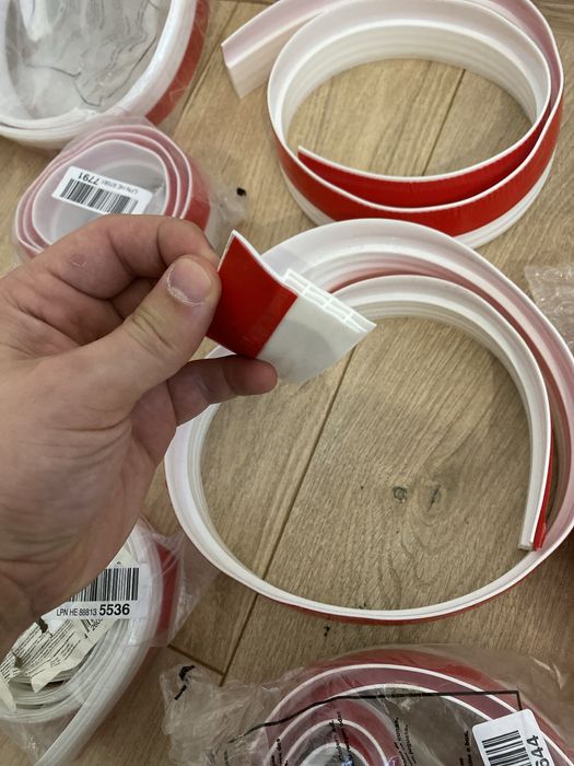 Ogranicznik Ciągu Pod Drzwiami, Samoprzylepna Listwa