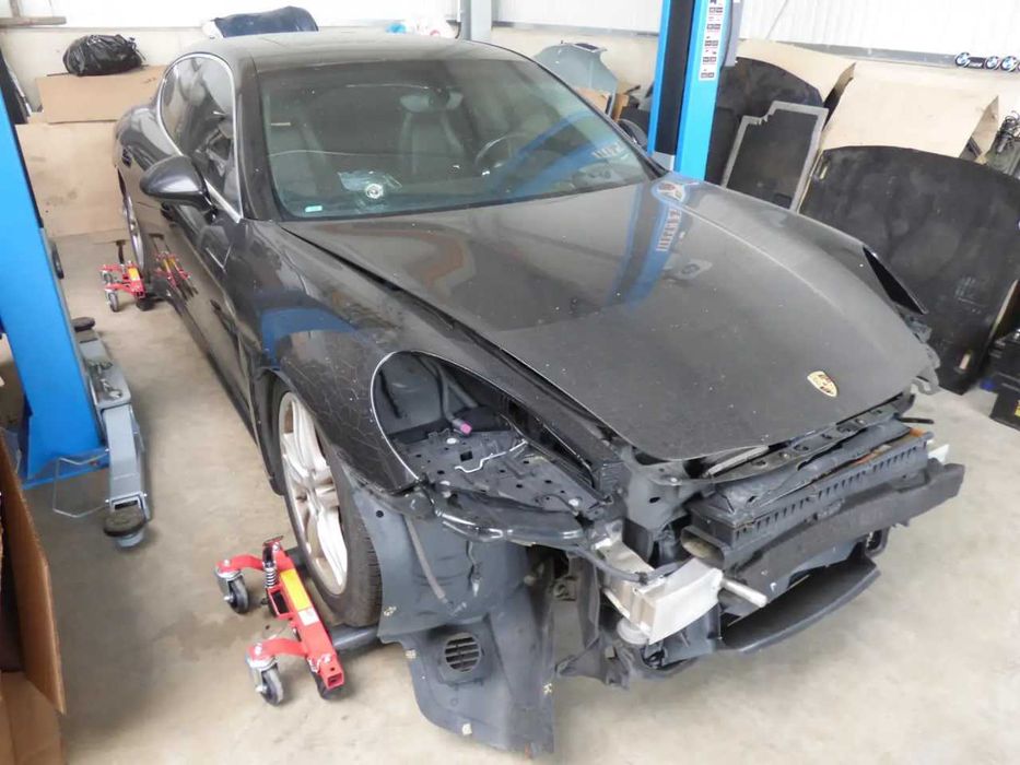 Разборка Porsche Macan Cayenne Taycan Б/У запчастини