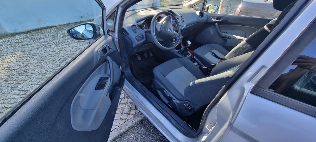 Ford Fiesta comercial