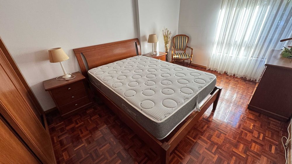 Quarto em Cerejeira Completo com Colchão Pikolin novo
