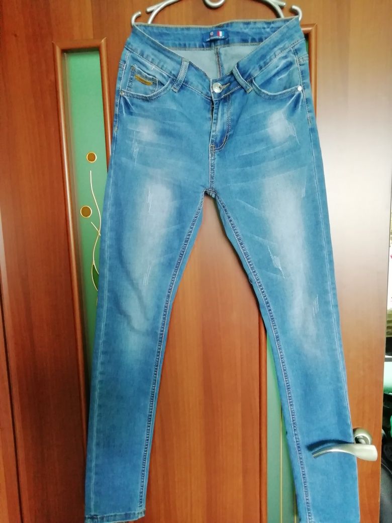 Продам джинсы разные размеры