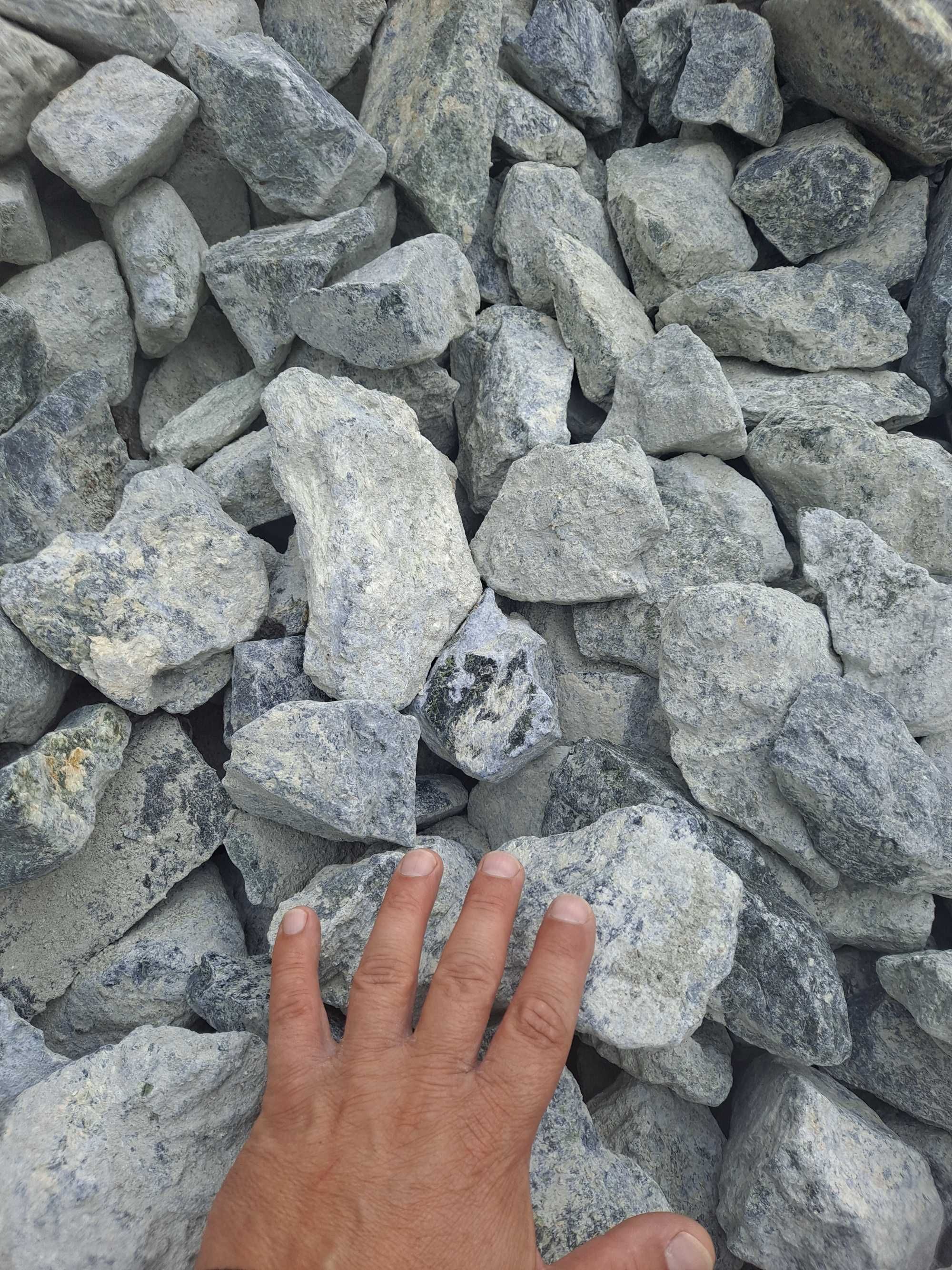 Serpentynit głaz gabion 80-150 mm, kamień serpentynitowy, transport