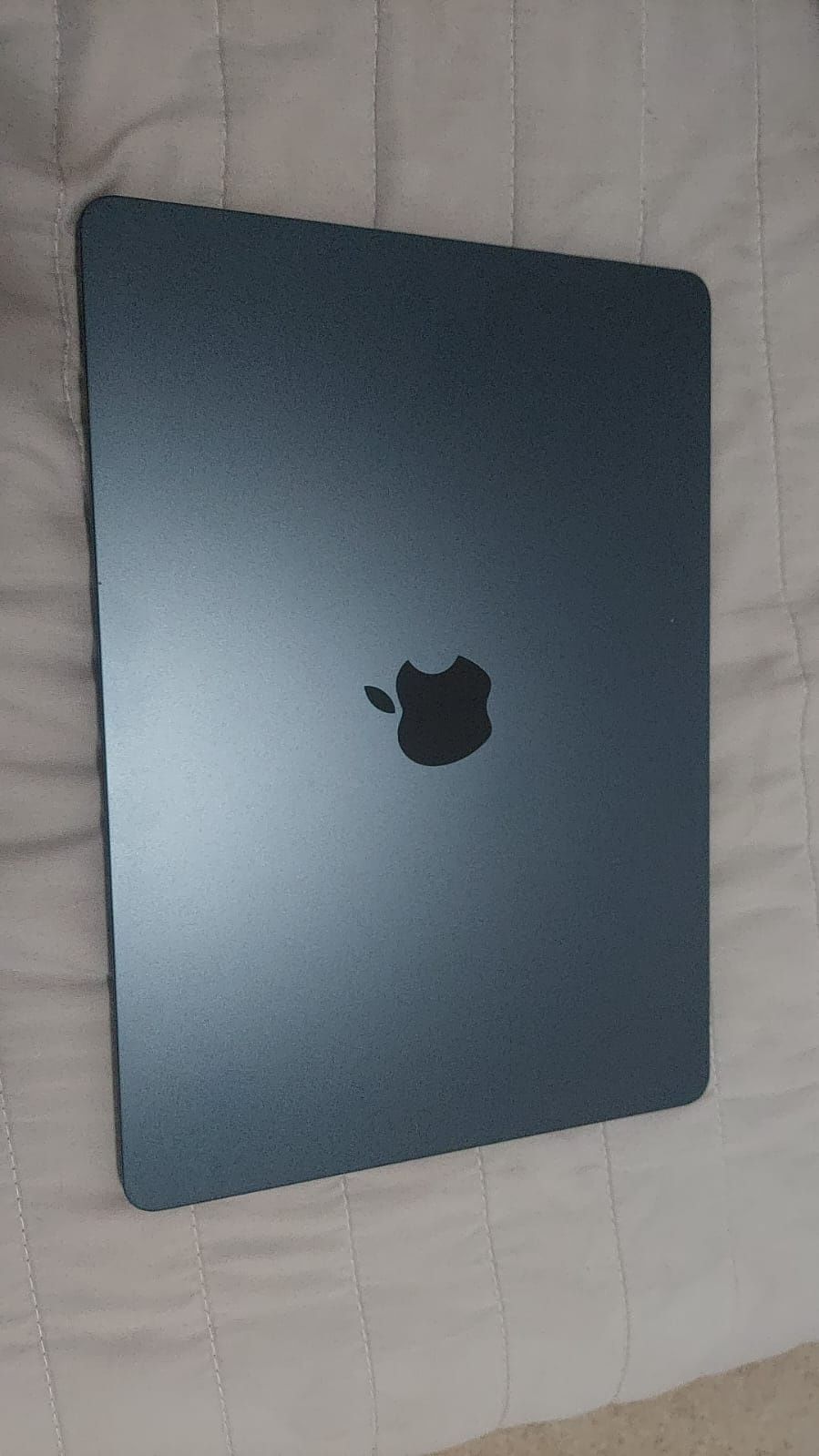 Troco MacBook Air M3 por  iPhone 16 Pro Max