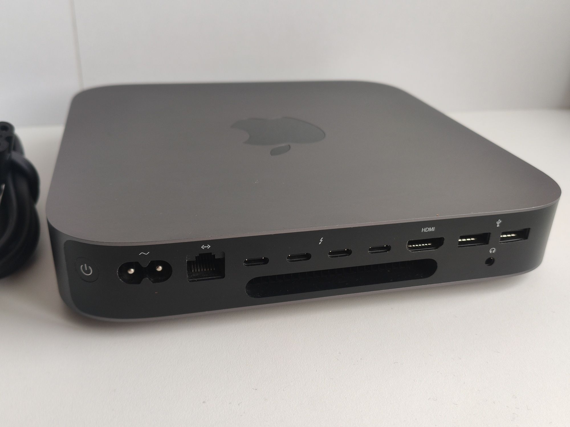 Mac mini 2018 (i5/64/256)