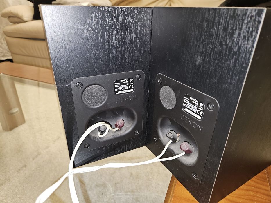 Gira discos+ amplificador + colunas