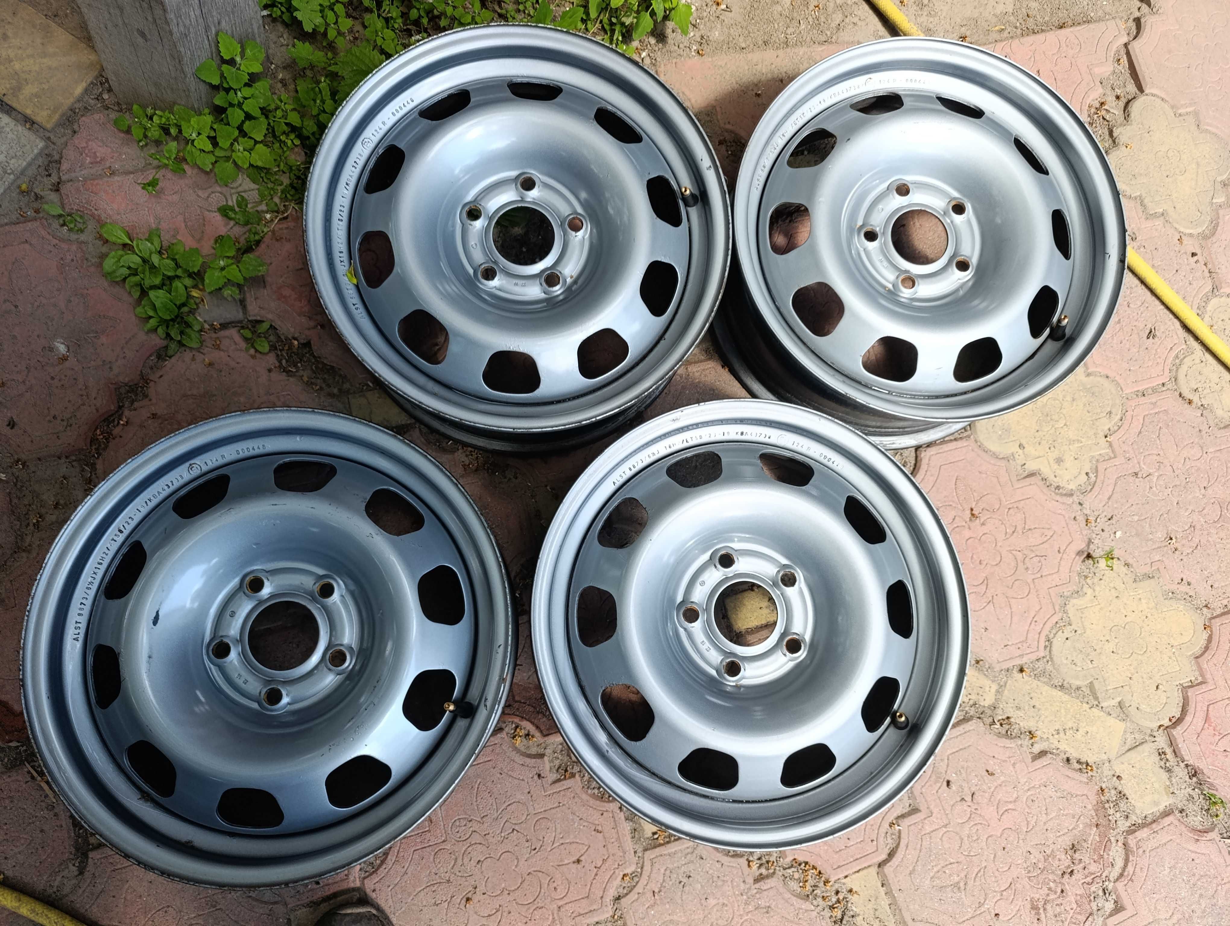 Диски стальні r16 5*114.3 оригинальні Renault Duster
