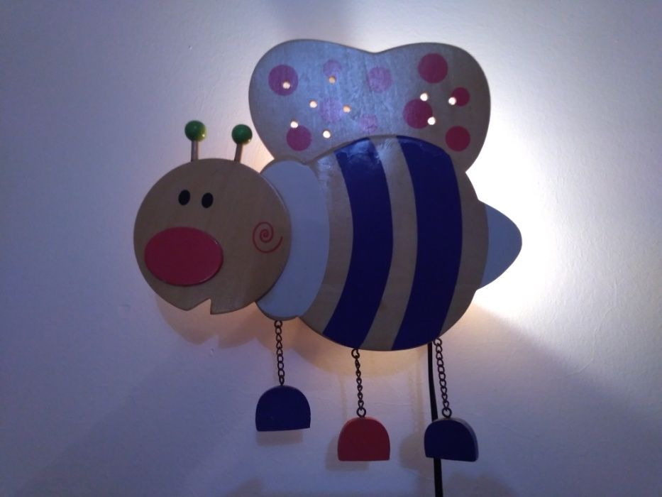 Candeeiro para quarto criança