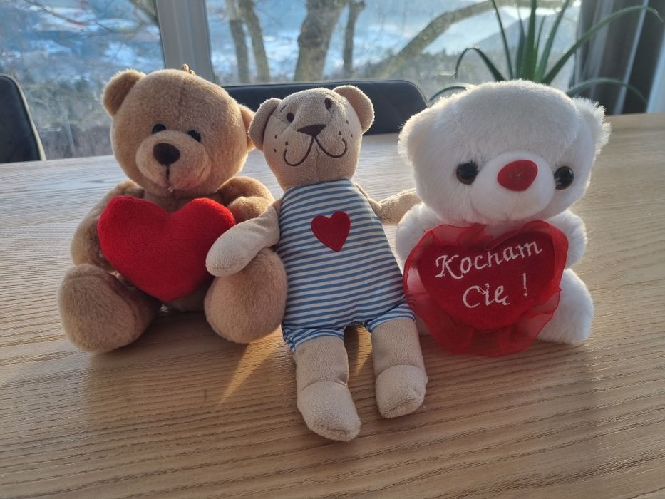 Zestaw 3 misiów z sercami, idealne na Walentynki