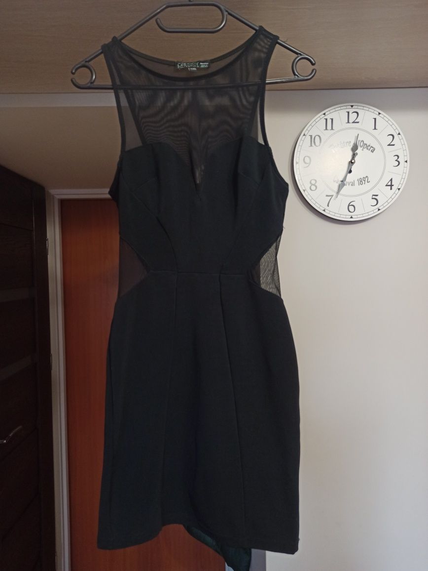 Bershka sukienka mała czarna