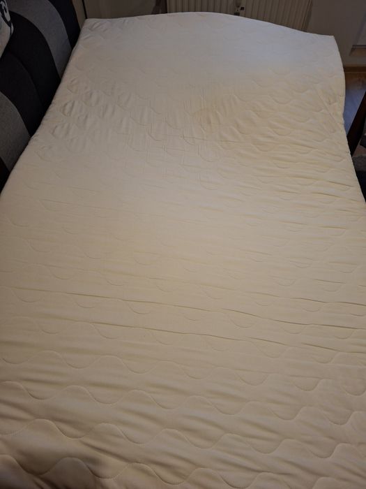 Materac nawierzchniowy 130x200 pianka PUR nakładka