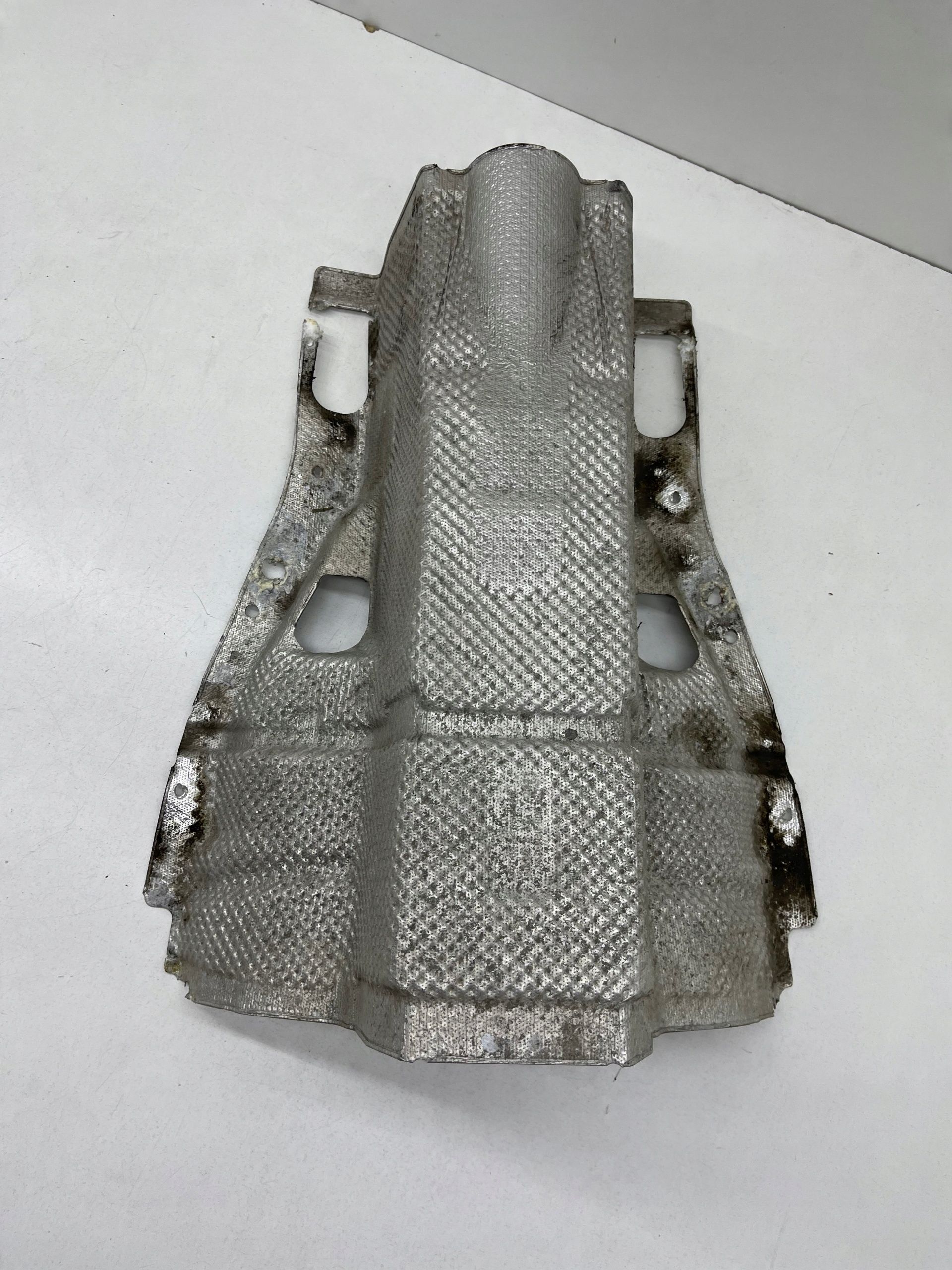Audi A7 A6 C7 Osłona Termiczna Tunelu Środkowego Skrzyni