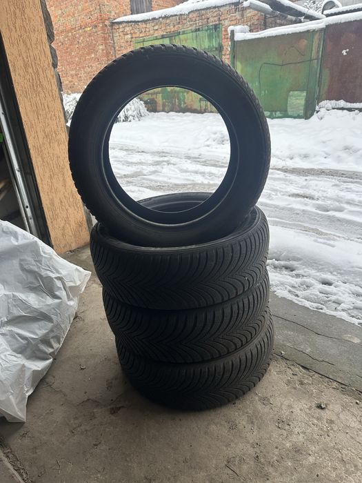 Зимова гума kumho 205/55r17