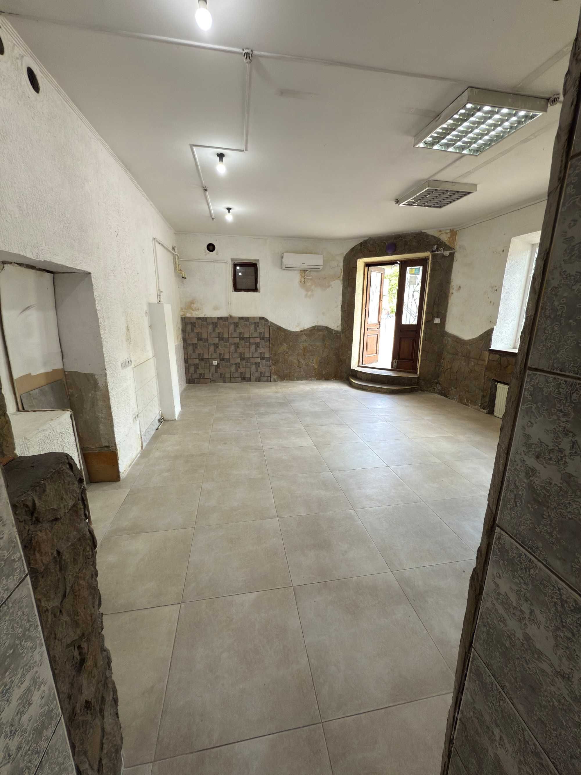 Продаж комерційного приміщення, вул. Кульпарківська, 34m², 1пов.,фасад