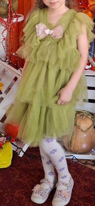 Сукня платье пишна святкова зелёная фатін