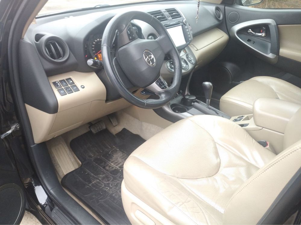 Toyota Rav 4 2,2 D4D 2011p