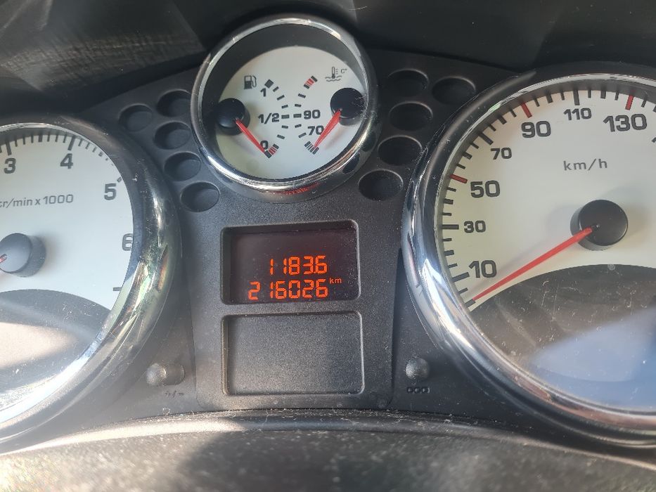 Peugeot 207 1.4 gasolina