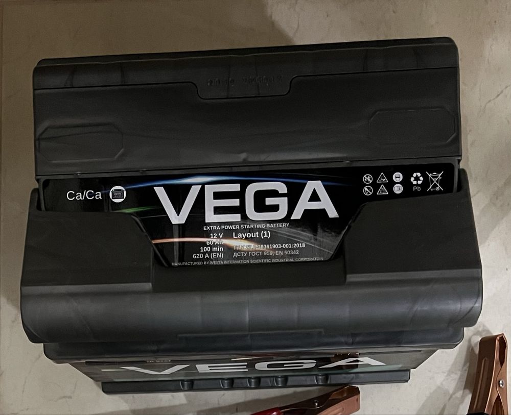 Автомобільний акумулятор Vega Premium 60 А·год 620 A L+ (+/-)