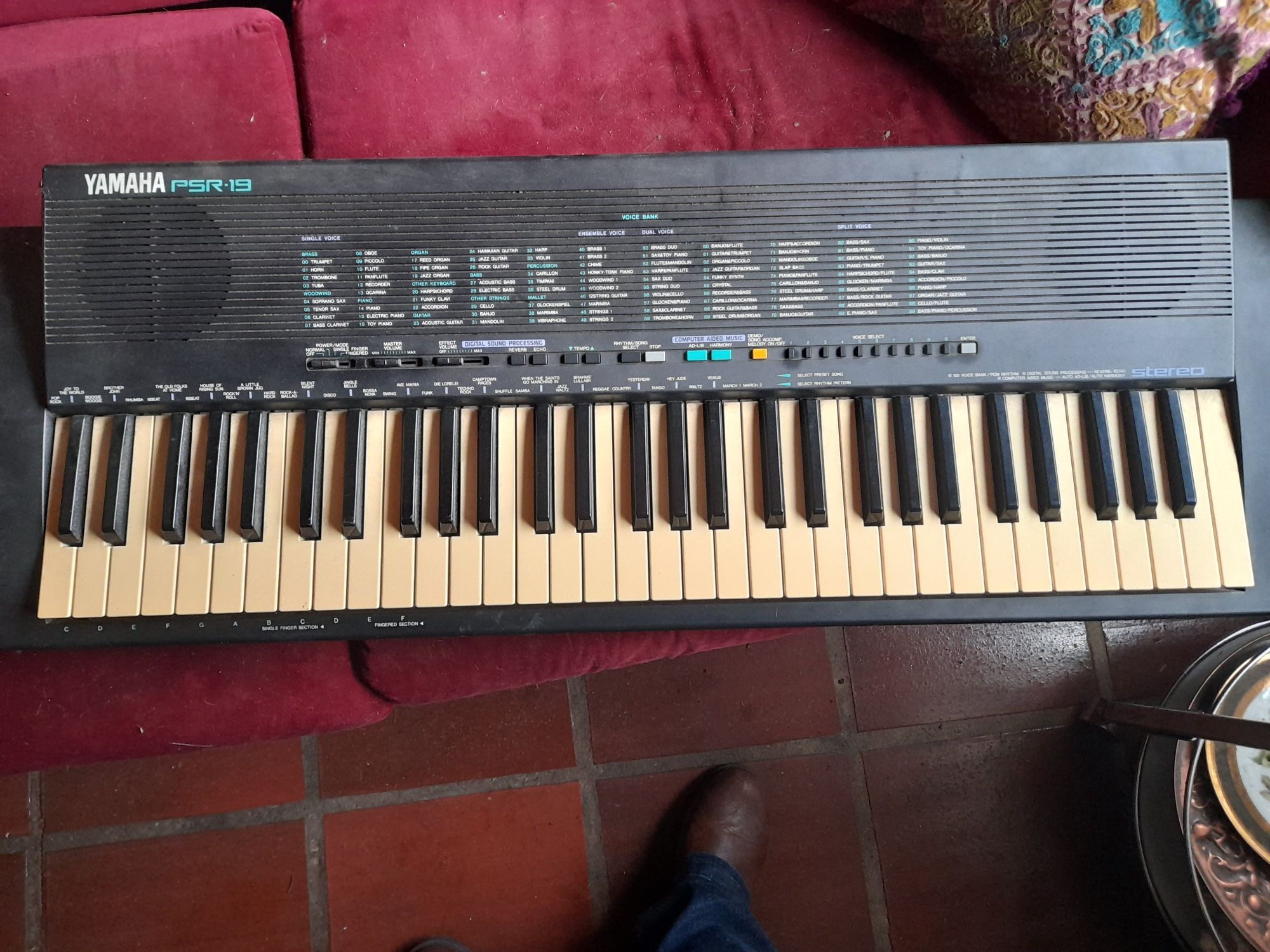 Teclado yamaha psr 19