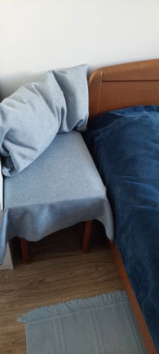 Łóżko z materacem, komoda, lustro, taboret meble ze Swarzędza