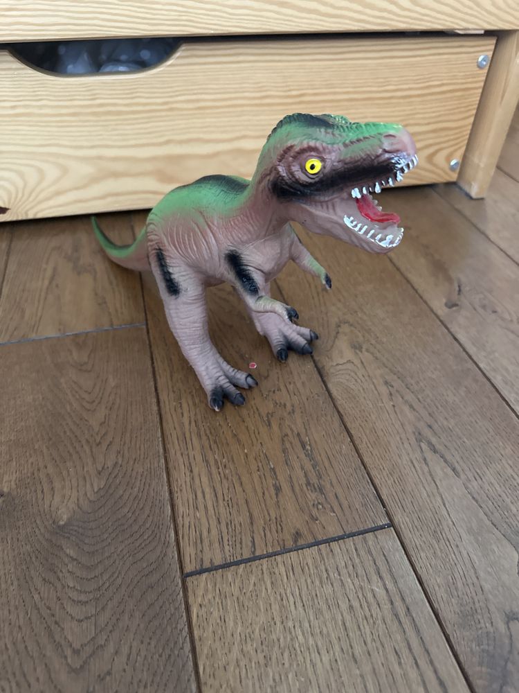Dinozaur t rex , duzy , gumowy