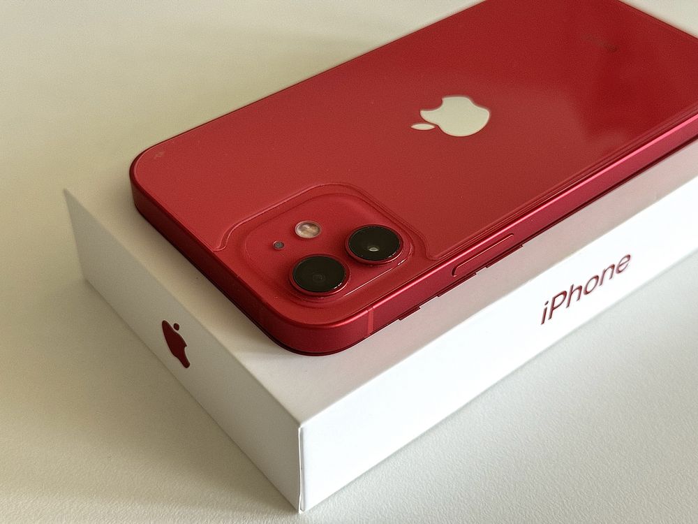 Apple iPhone 12 | Product: RED