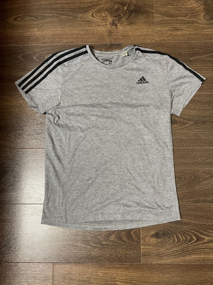 Футболка adidas