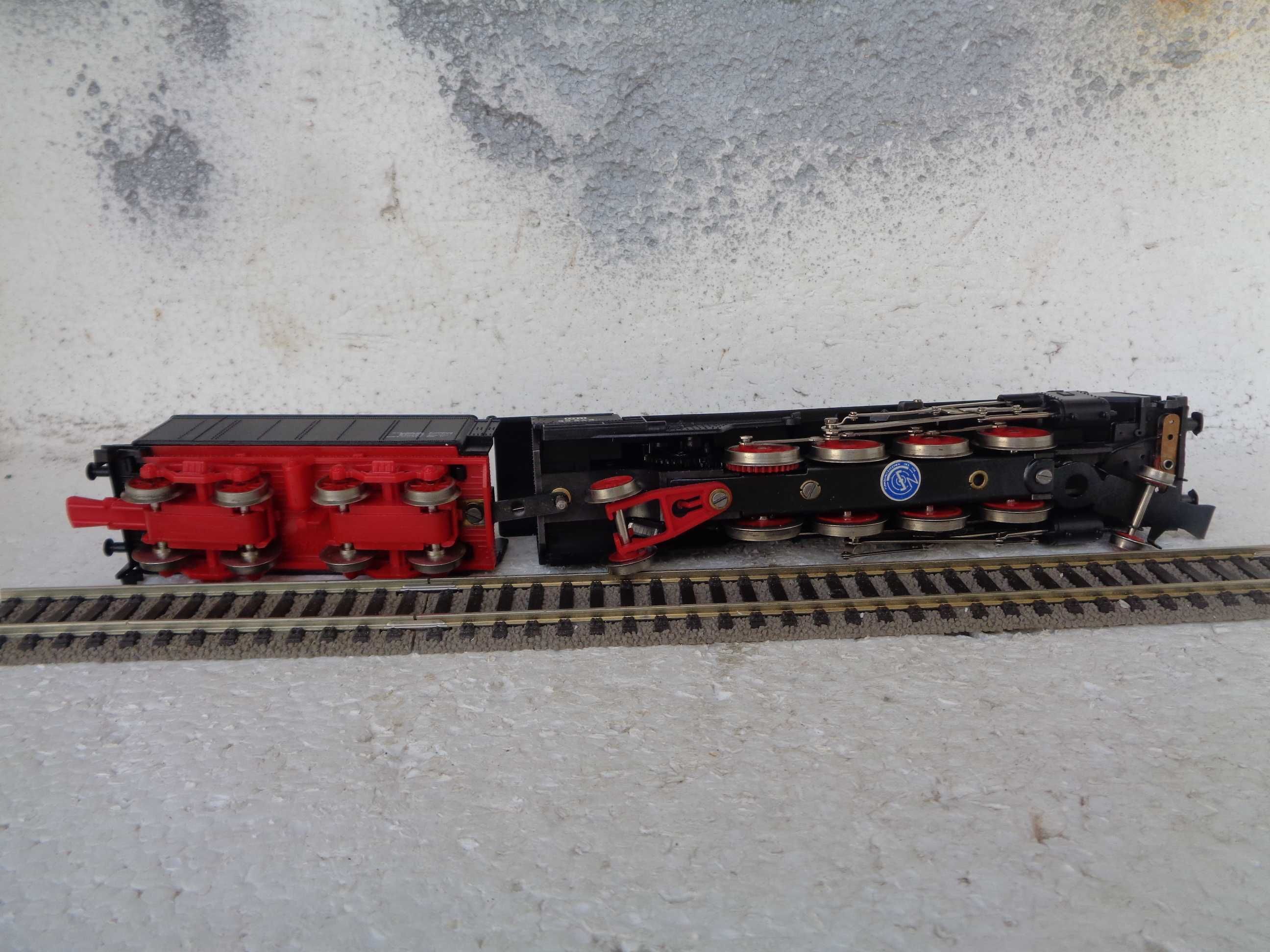 1:87 LIMA Locomotiva a vapor com tender BR 39 da DB com luz