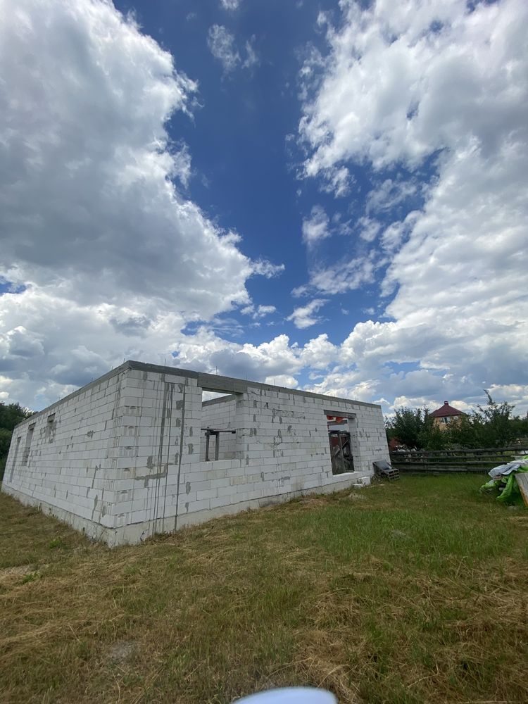 Продам недобудову по вул . Залізничній р-н  Крошні