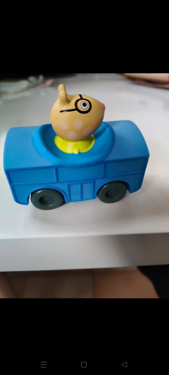 Zabawka figurka Hasbro kucyk Pedro Świnka Peppa