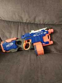 Pistolet automatyczny nerf elite.