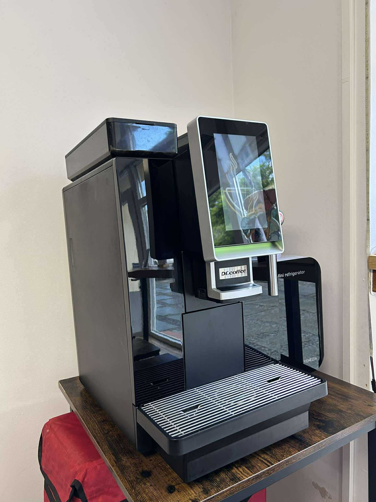 Ekspres do kawy Dr.Coffee MiniBar S + chłodziarka do mleka