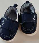 Buty niechodki chłopięce rozm 6-9 miesięcy nowe