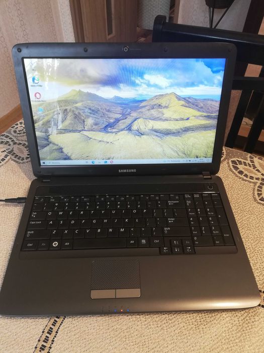 Sprzedam ładny laptop Samsung R540