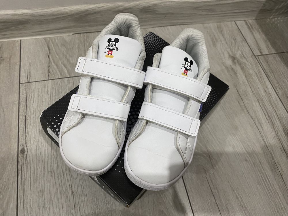 Buty adidas Disney Mickey 27 białe na rzep rewelacyjne