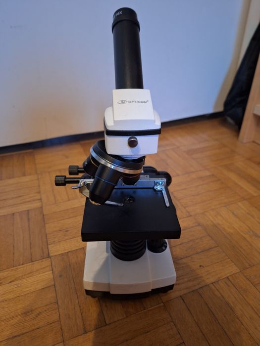 Mikroskop firmy Opticon