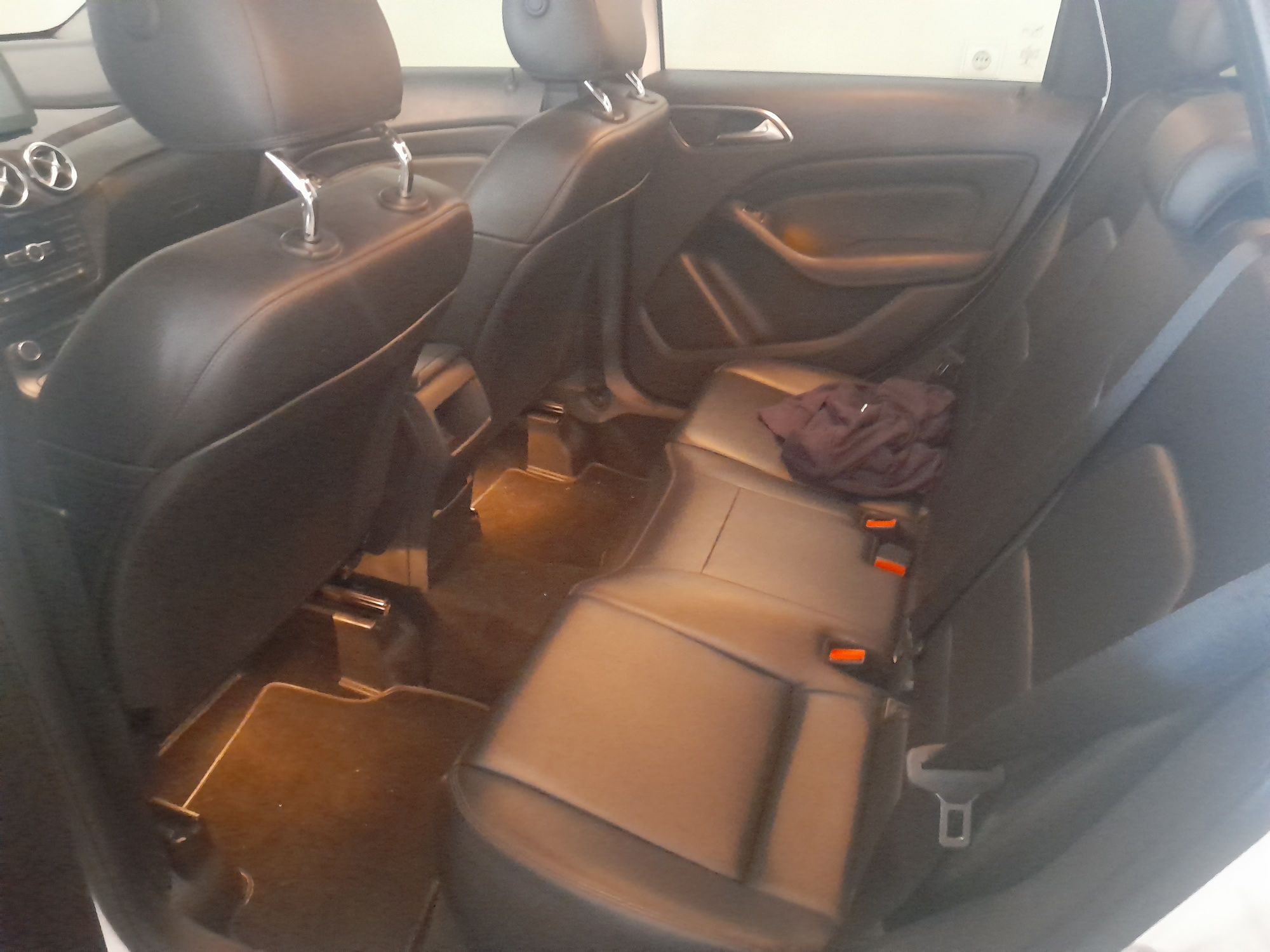 Vendo Mercedes 180B