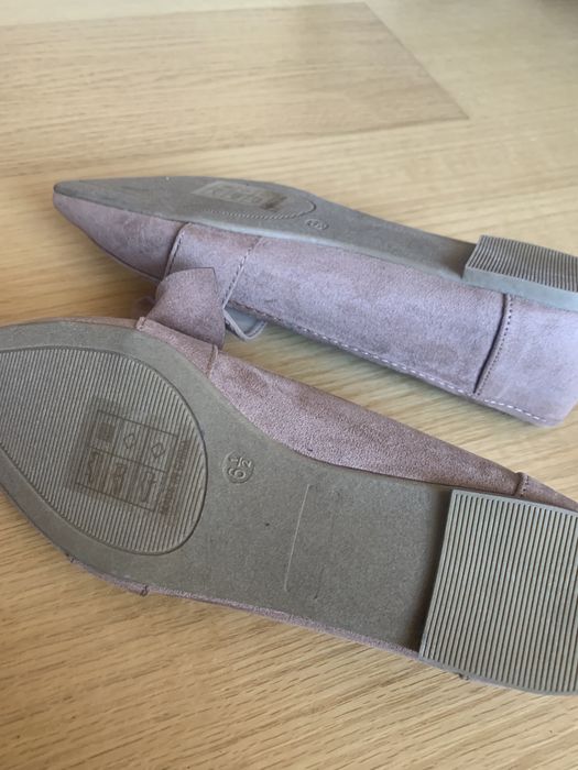 Sapatos rasos com laço