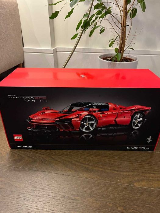 Конструктор Ferrari Daytona SP3 LEGO TECHNIC 3778 деталей 42143