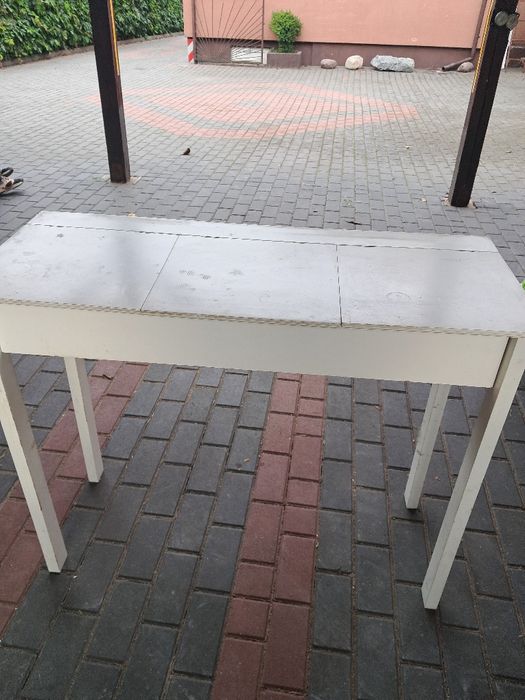 Toaletka z otwieranym blatem